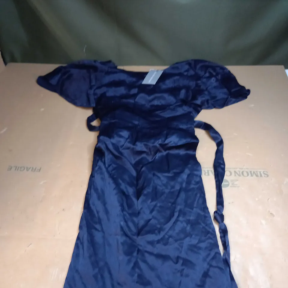 OLIVER BONAS CRINKLE SATIN DRESS SIZE 8