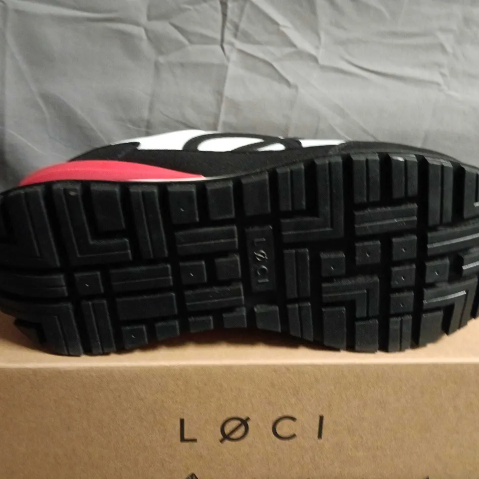 BOXED PAIR OF LØCI SNEAKERS – SIZE 43