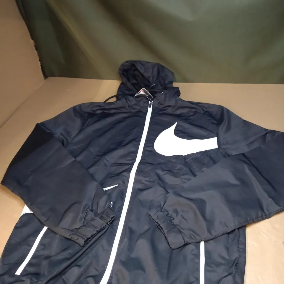 MENS NIKE LOGO LIGHTWEIGHT JACKET SIZE XXL