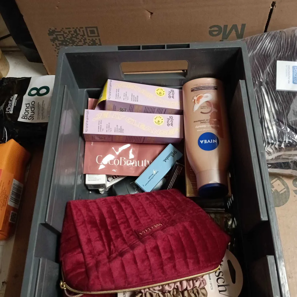 TOTE OF APPROXIMATELY 12 ASSORTED COSMETICS TO INCLUDE: PASANTE CONDOMS 