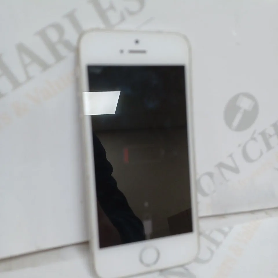 APPLE IPHONE SE SILVER 