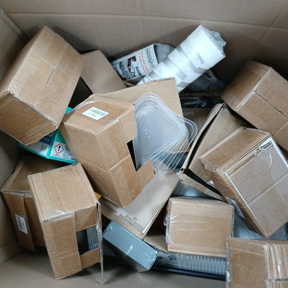 APPROXIMATELY 15 ASSORTED HOUSEHOLD PRODUCTS TO INCLUDE WALLPAPER, FURNITURE SALVE, PILL-O-PAD, ETC