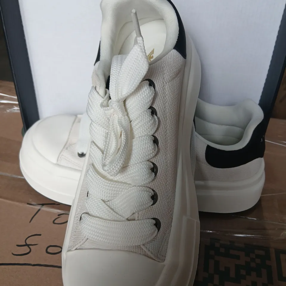 AMANIYA WHITE PLATFORM SNEAKERS