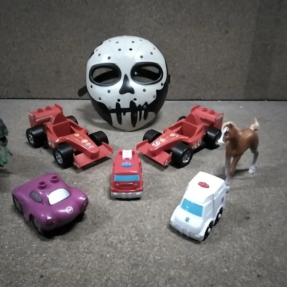 BOX CONTAINING LARGE AMOUNT OF CHILDREN'S TOYS