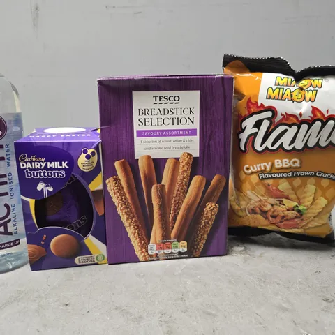 APPROXIMATELY 9 ASSORTED FOOD & DRINK ITEMS TO INCLUDE - TESCO BREADSTICK SELECTION , ACTIPH PH9+ , MIAOW MIAOW CURRY BBQ ETC