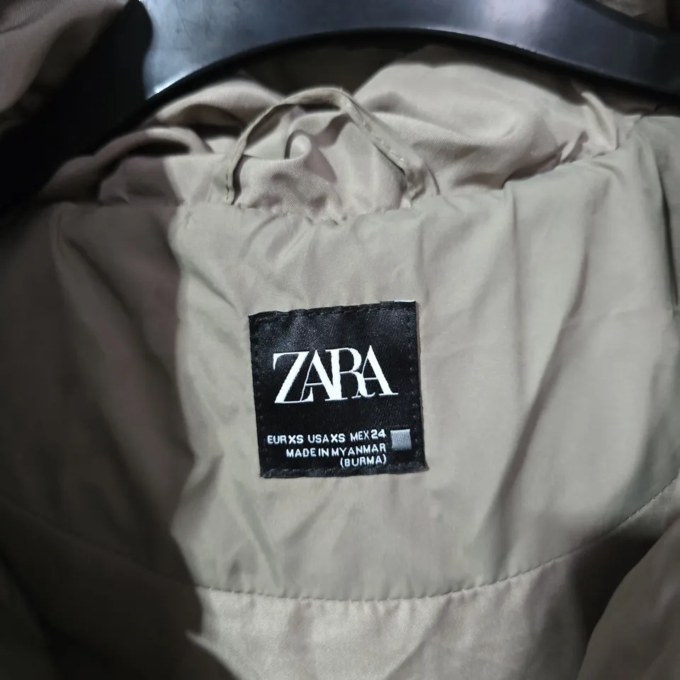 ZARA WOMEN’S BEIGE HOODED PADDED PUFFER VEST GILET XS