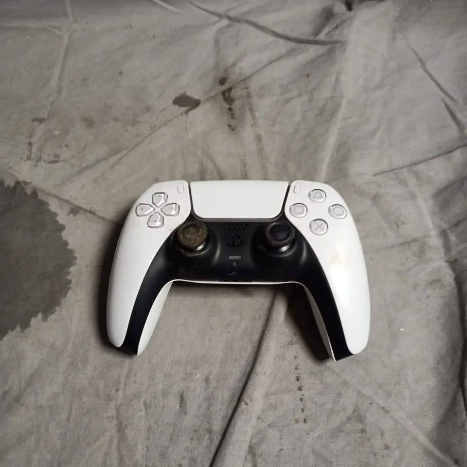 SONY PLAYSTATION 5 DUALSENSE WIRELESS CONTROLLER – WHITE