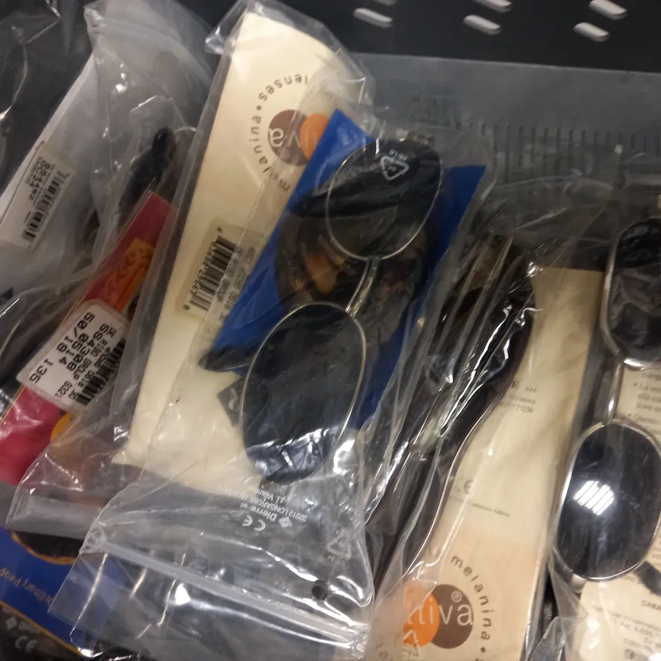 APPROXIMATELY 10 ASSORTED DE RIGO STING SUNGLASSES TO INCLUDE MODELS 4297, 6141, 4203, 4362 ETC. 
