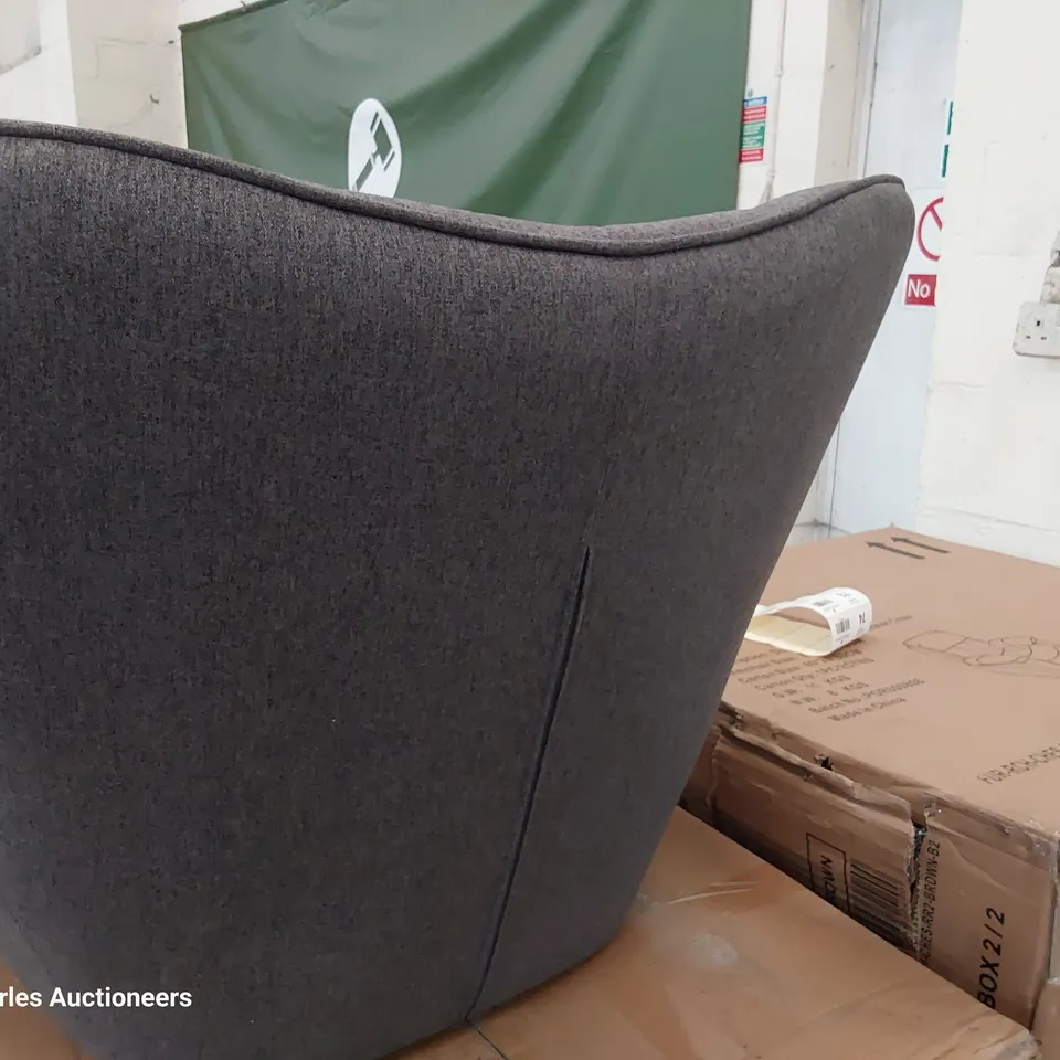 DESIGNER UPHOLSTERED GREY FABRIC CHAIR ON BLACK METAL LEGS 