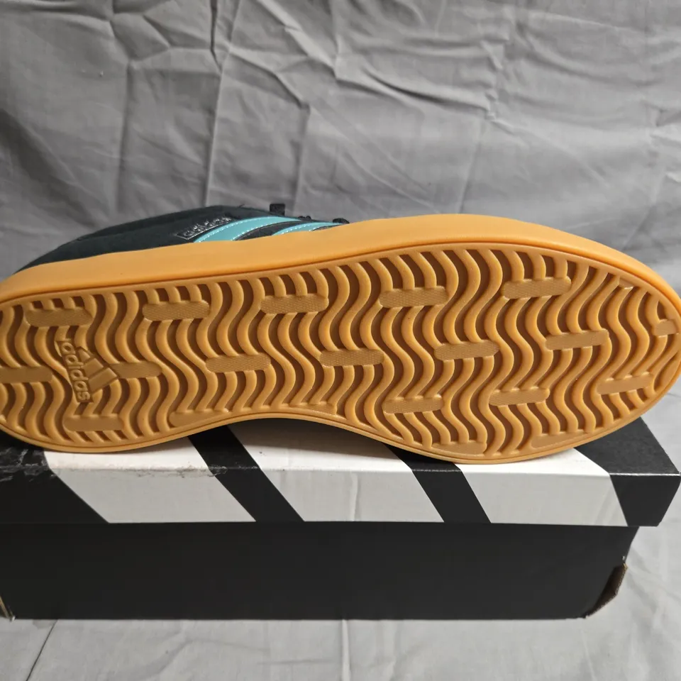 BOXED PAIR OF ADIDAS VL COURT 3.0 SHOES - UK SIZE 10.5