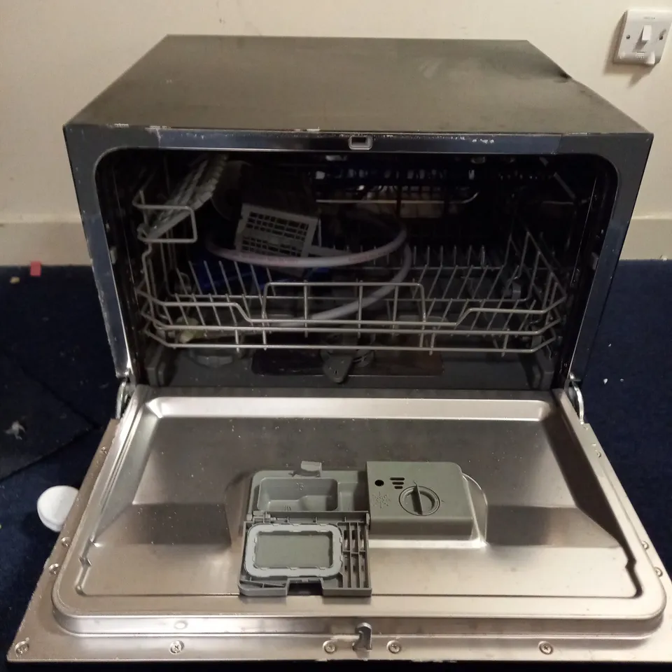 BOXED RUSSEL HOBBS COMPACT DISHWASHER IN BLACK - COLLECTION ONLY 