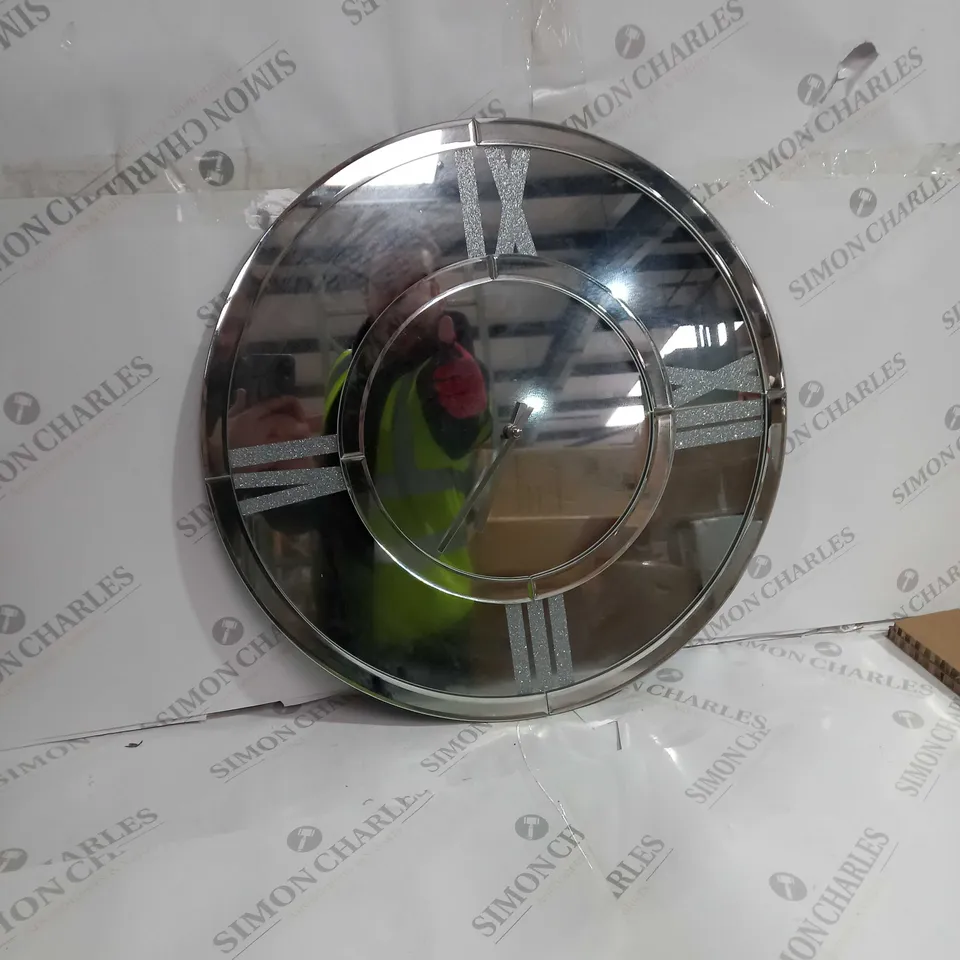 BOXED JM BY JULIEN MACDONALD ROUND GLITTER FLOATING CLOCK