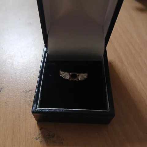 DIAMONIQUE TRILOGY 5 STONE YELLOW GOLD RING
