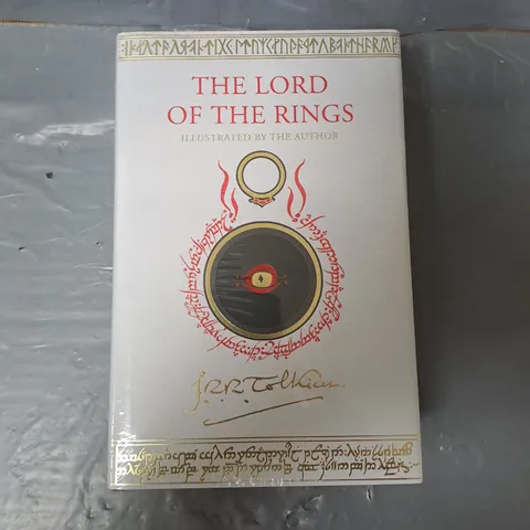 THE LORD OF THE RINGS HARD BACK BOOK