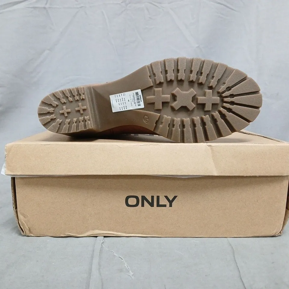 BOXED PAIR OF ONLY BARBARA HEELED CHELSEA BOOTS IN COGNAC SIZE UK 7