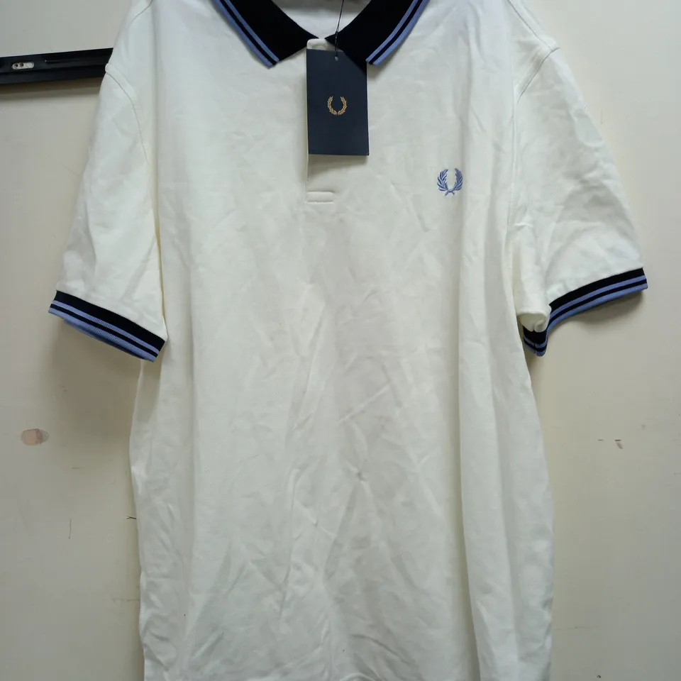 FRED PERRY CONTRAST RIB POLO SHIRT IN WHITE - XXL