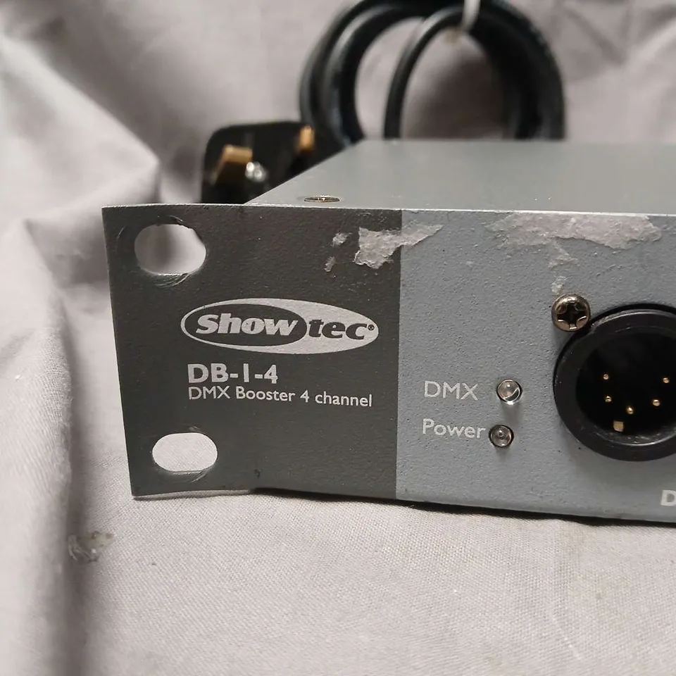 SHOWTEC DB-I-4 DMX BOOSTER 4-CHANNEL