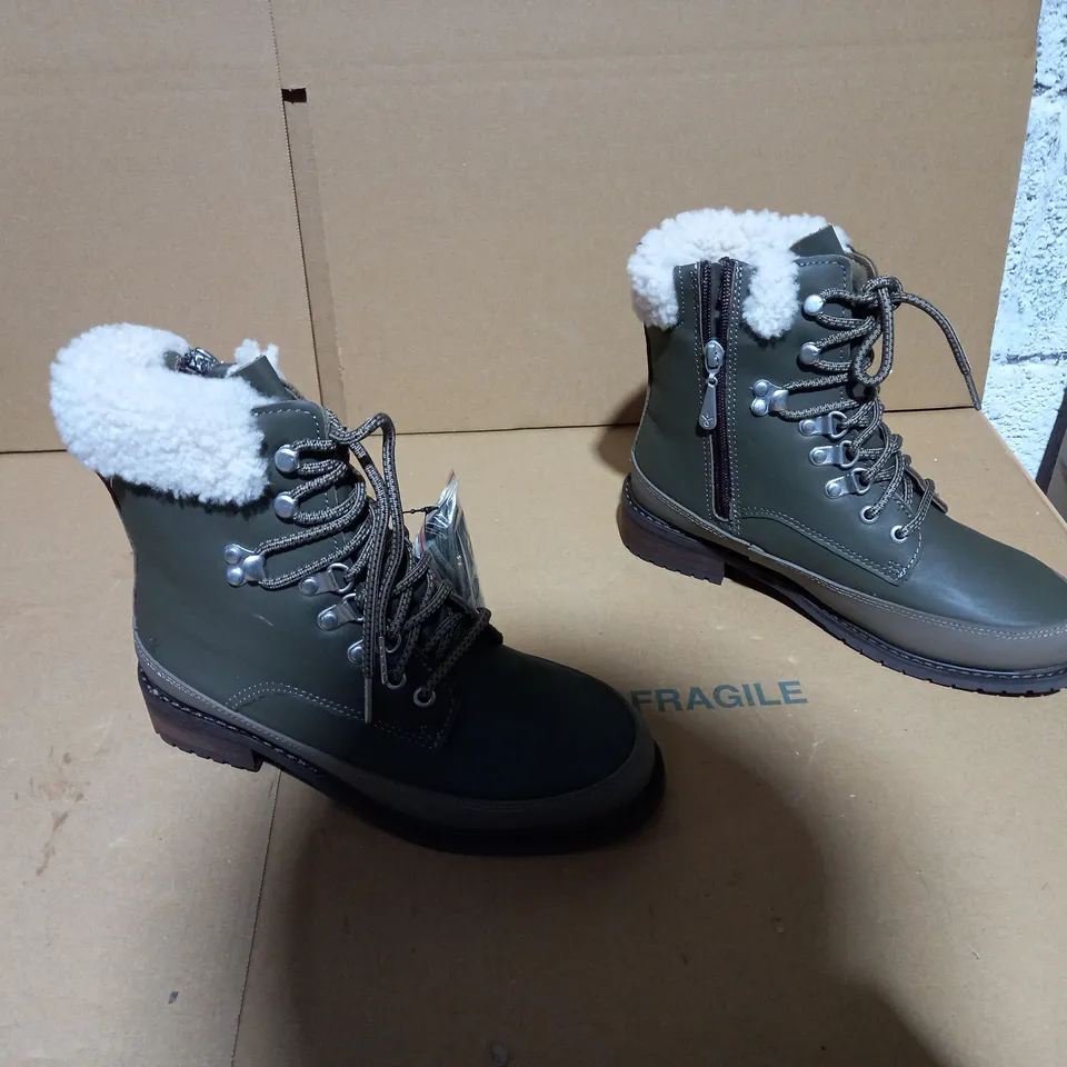 EMU AUSTRALIA OKAB DARK OLIVE BOOT SIZE 5 