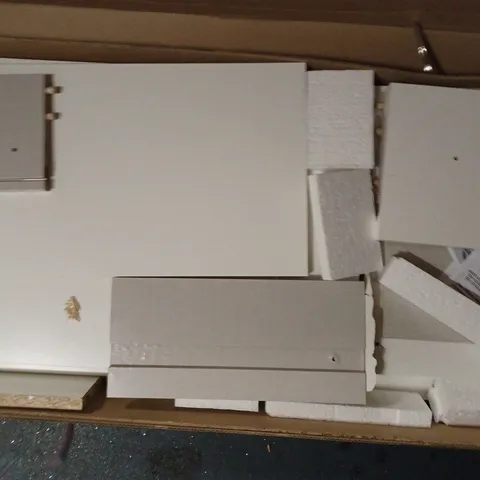 BOXED NEW METRO DESK - WHITE