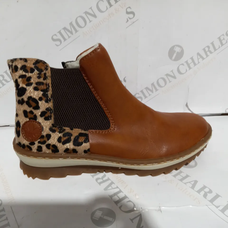 RIEKER ANTISTRESS TAN CHELSEA BOOTS WITH LEOPARD PRINT - SIZE 5