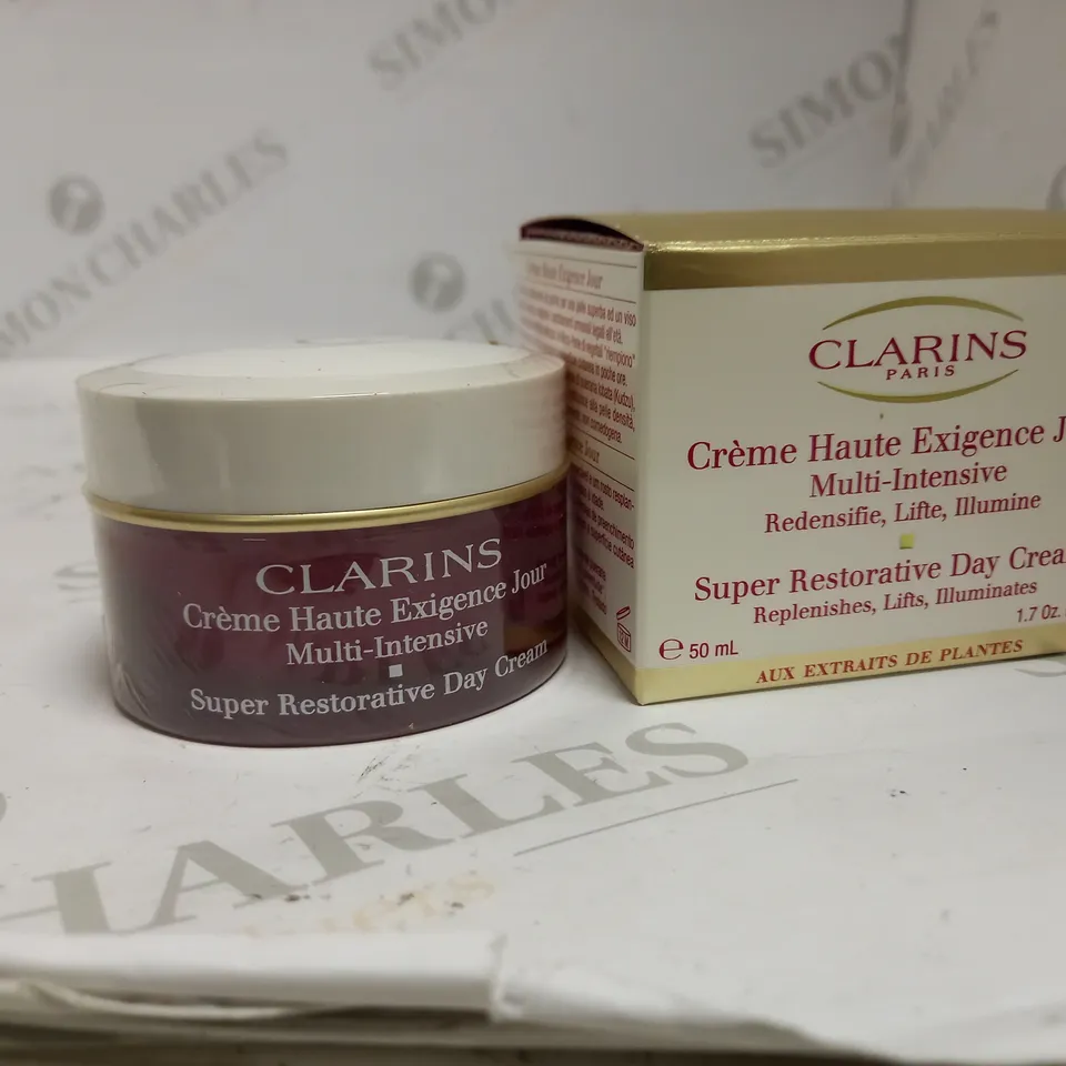 CLARINS SUPER RESTORATIVE DAY CREAM