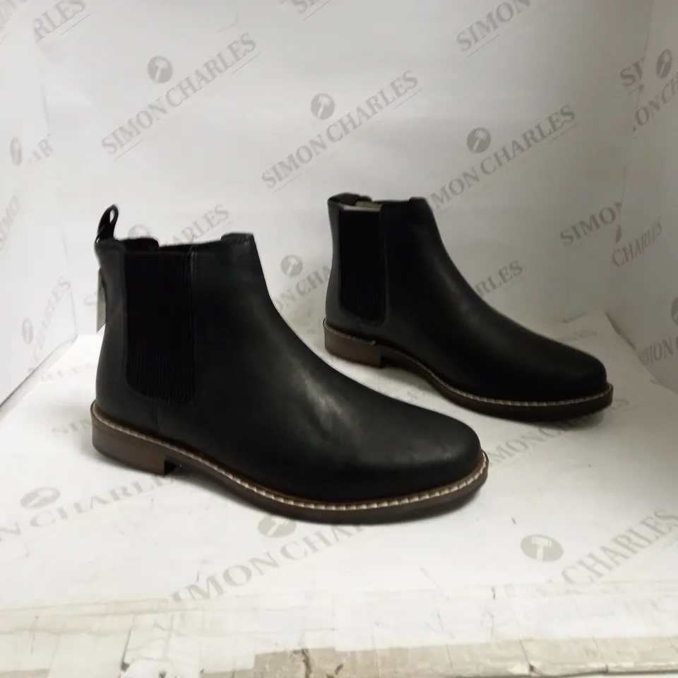 REDTAPE BAMFORD BLACK SIZE UK 9 