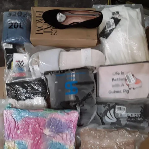 LARGE QUANTITY OF ASSORTED CLOTHING ITEMS TO INCLUDE SLIPPER, SOCKS, AND TOPS ECT 