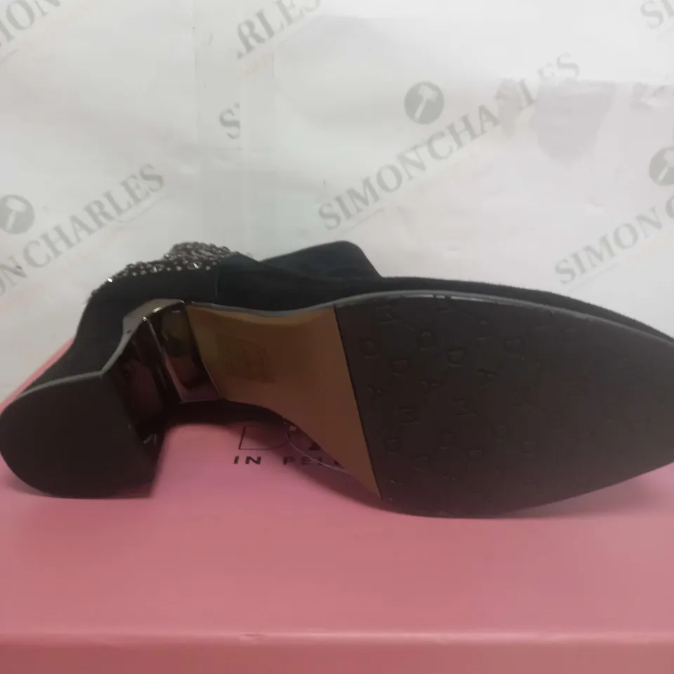 MODA IN PELLE MARGOTT ANKLE BOOT NAVY SIZE 7 - BOXED 