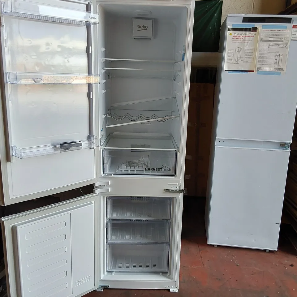 BEKO FRIDGE FREEZER - WHITE 