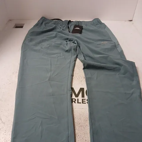 TRAILBERG SS26 CLOUD WOVEN PANT – FROSTED DENIM/POLAR BREEZE, SIZE L
