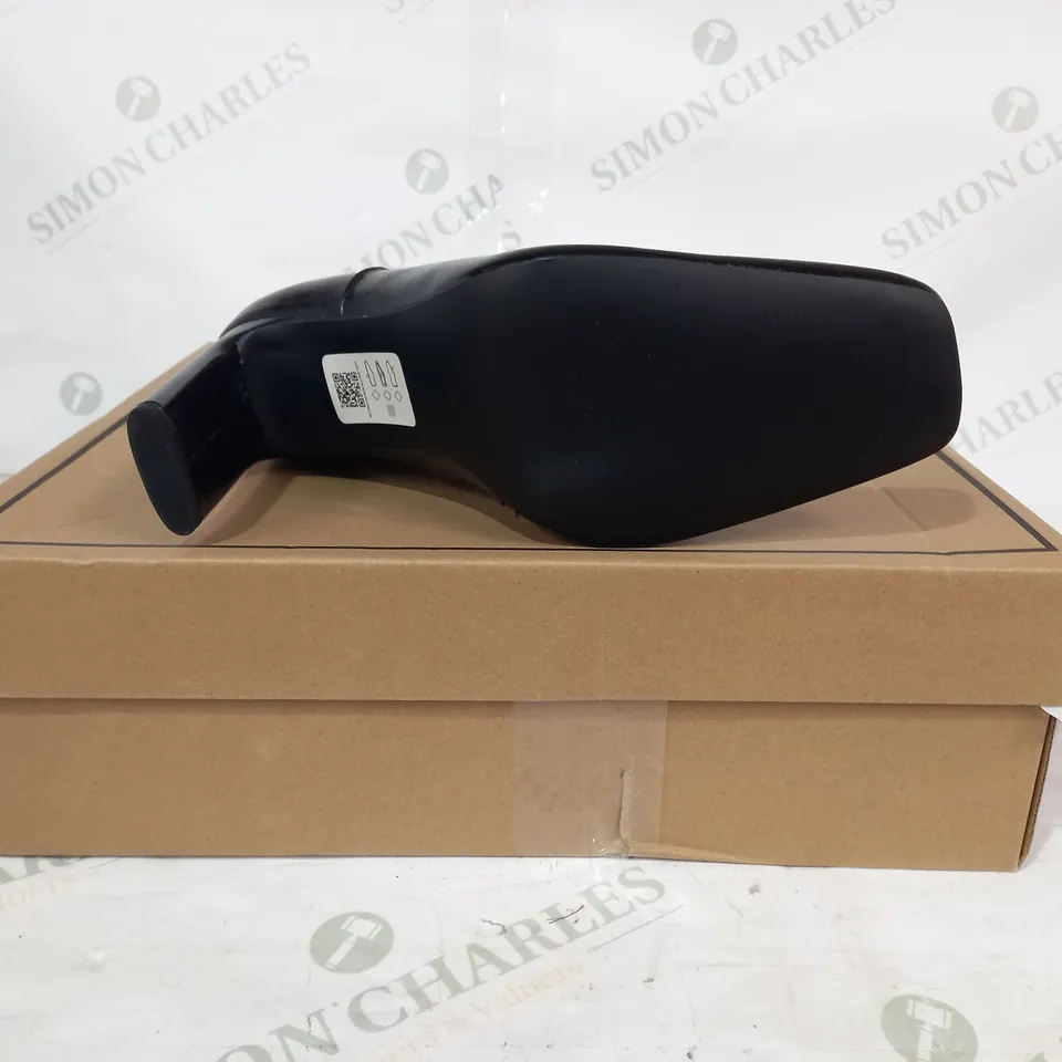 BOXED PAIR OF ASOS DESIGN EMBASSY HIGH HEELED ANKLE BOOTS IN BLACK UK SIZE 7