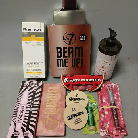 BOX OF APPROXIMATELY 20 ASSORTED COSMETIC ITEMS TO INCLUDE - W7 BEAM ME UP ILLUMINATING TRIO - PHARMACERIS NORMALIZING CLEANSING GEL - W7 WACKY WATERMELON FRUITY FIZZY BATH BOMBS - ETC