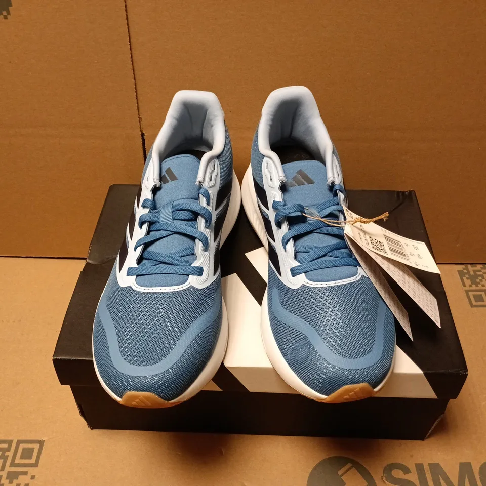 BOXED PAIR OF ADIDAS RUN FALCON 5 J TRAINERS IN BLUE - UK 6.5