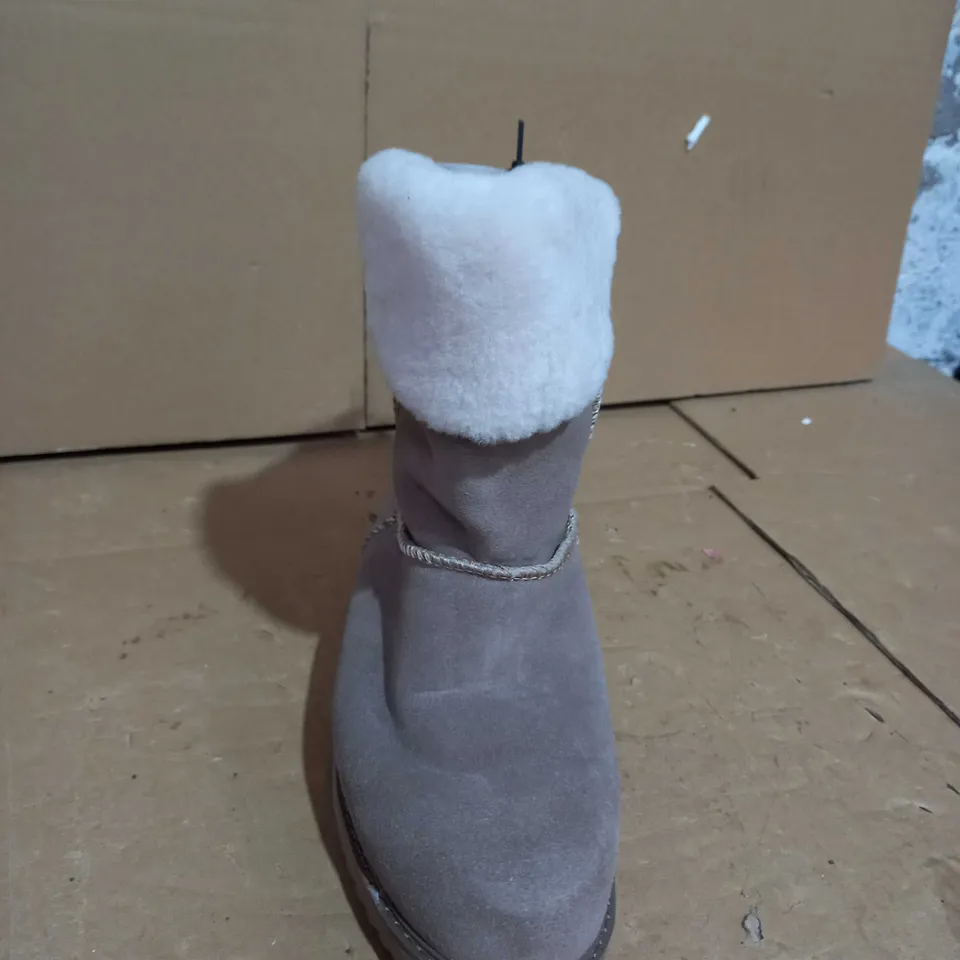 EMU AUSTRALIA BROWN WATERPROOF BOOTS 