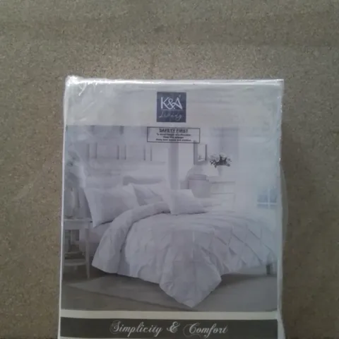 BRAND NEW K&A SUPER KING DUVET COVER SET- WHITE