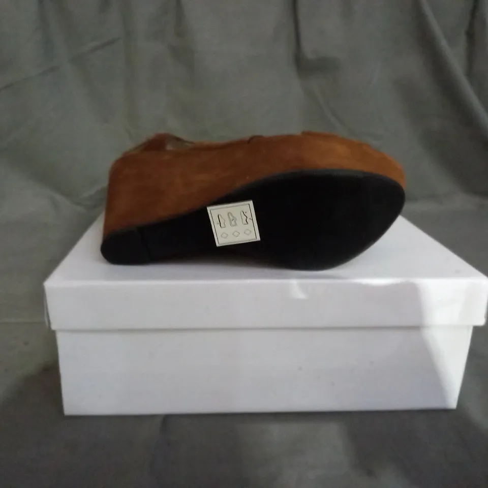 APPROXIMATELY 10 BOXED PAIR OF KOI BROWN SUEDE WEDGE SANDALS IN VARIOUS SIZES TO INCLUDE SIZE 5 