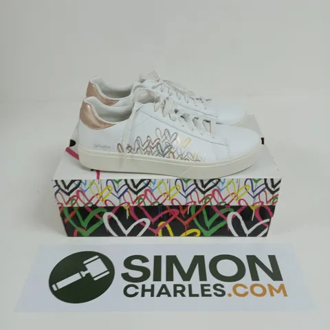 BOXED PAIR OF SKECHERS COURT CLASSICS JGOLDCROWN EDEN LX-GLEAMING HEARTS WOMEN'S SNEAKER IN WHITE - UK 6
