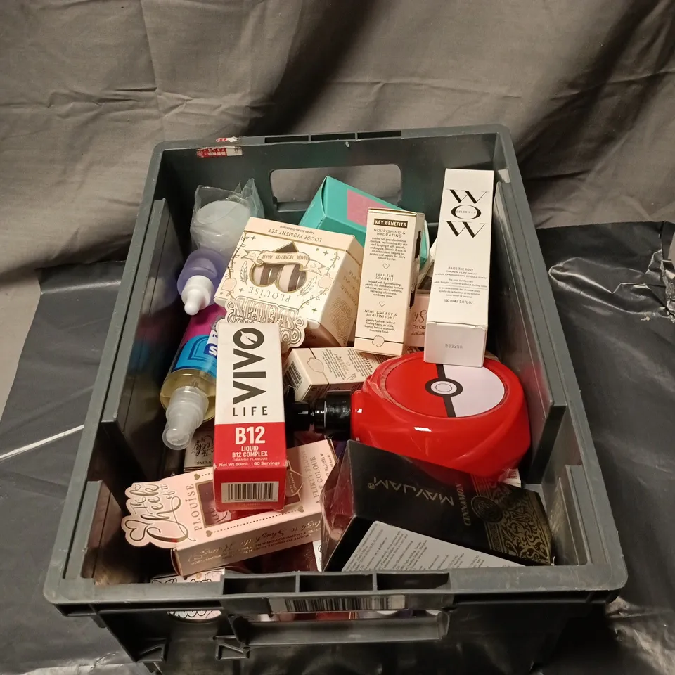 APPROXIMATELY 20 ASSORTED COSMETIC ITEMS INCLUDING VIVO LIFE B12 LIQUID COMPLEX, WOW COLOR THICKEN AND LIFT SPRAY, CUTICLE OIL, PLOUISE COCONUT SCENT GOLDEN DRIP ETC