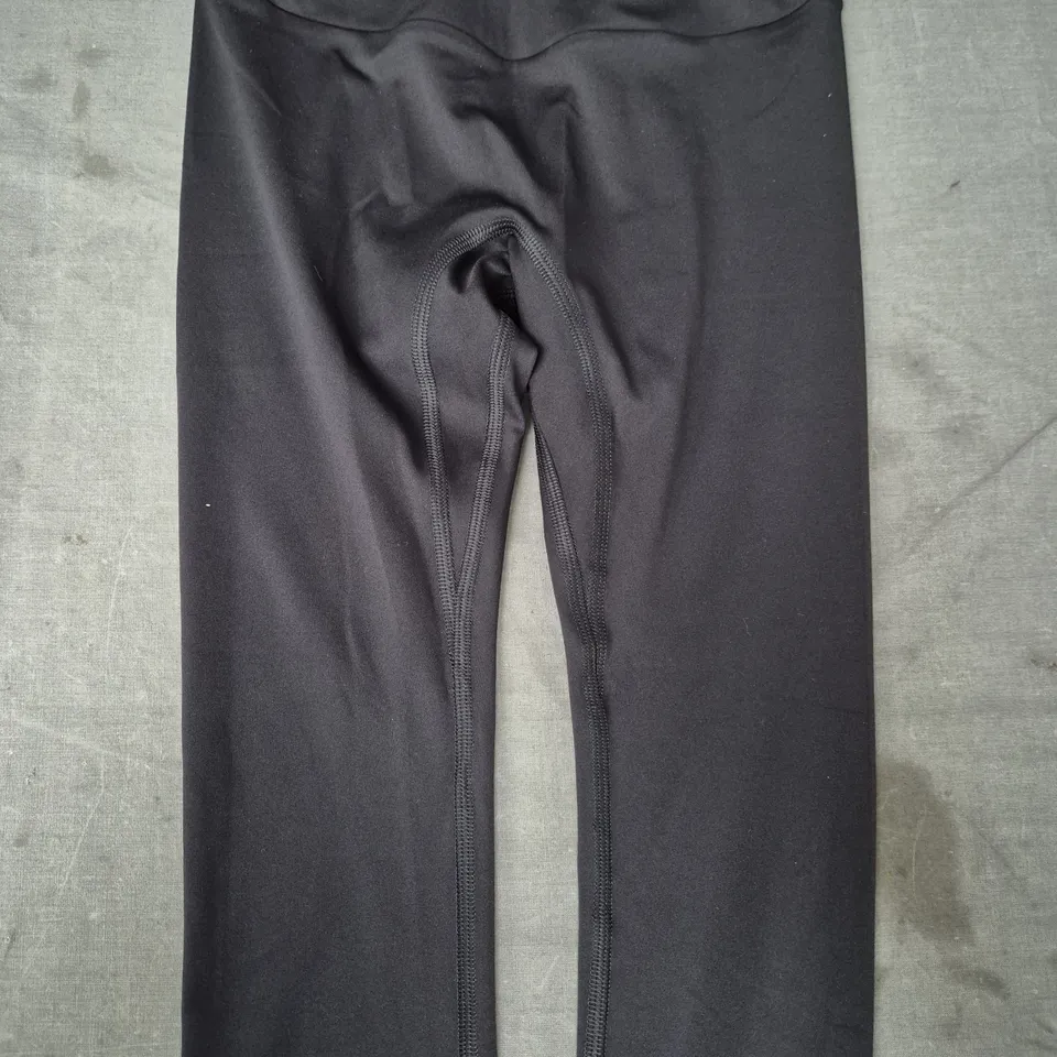 GYM SHARK TRAINING LEGGINGS IN BLACK SIZE XS