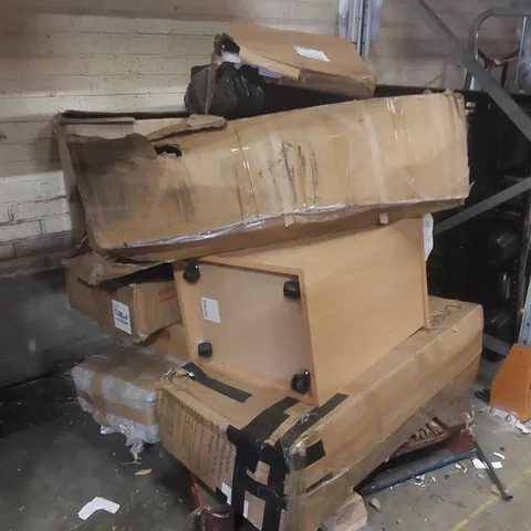 PALLET CONTAINING A LARGE QUANTITY OF ASSORTED FURNITURE PARTS ECT