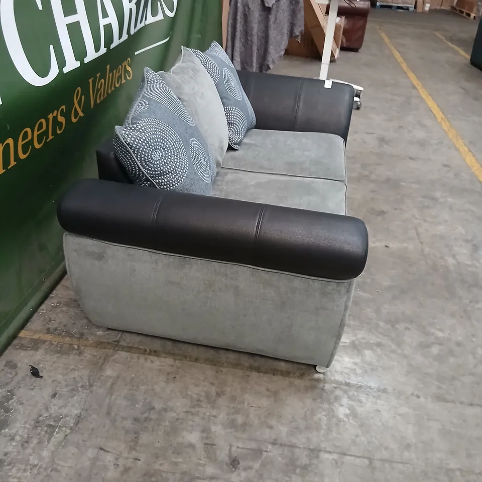 GREY FABRIC 3-SEATER SOFA WITH BLACK ARMRESTS AND CUSHIONS