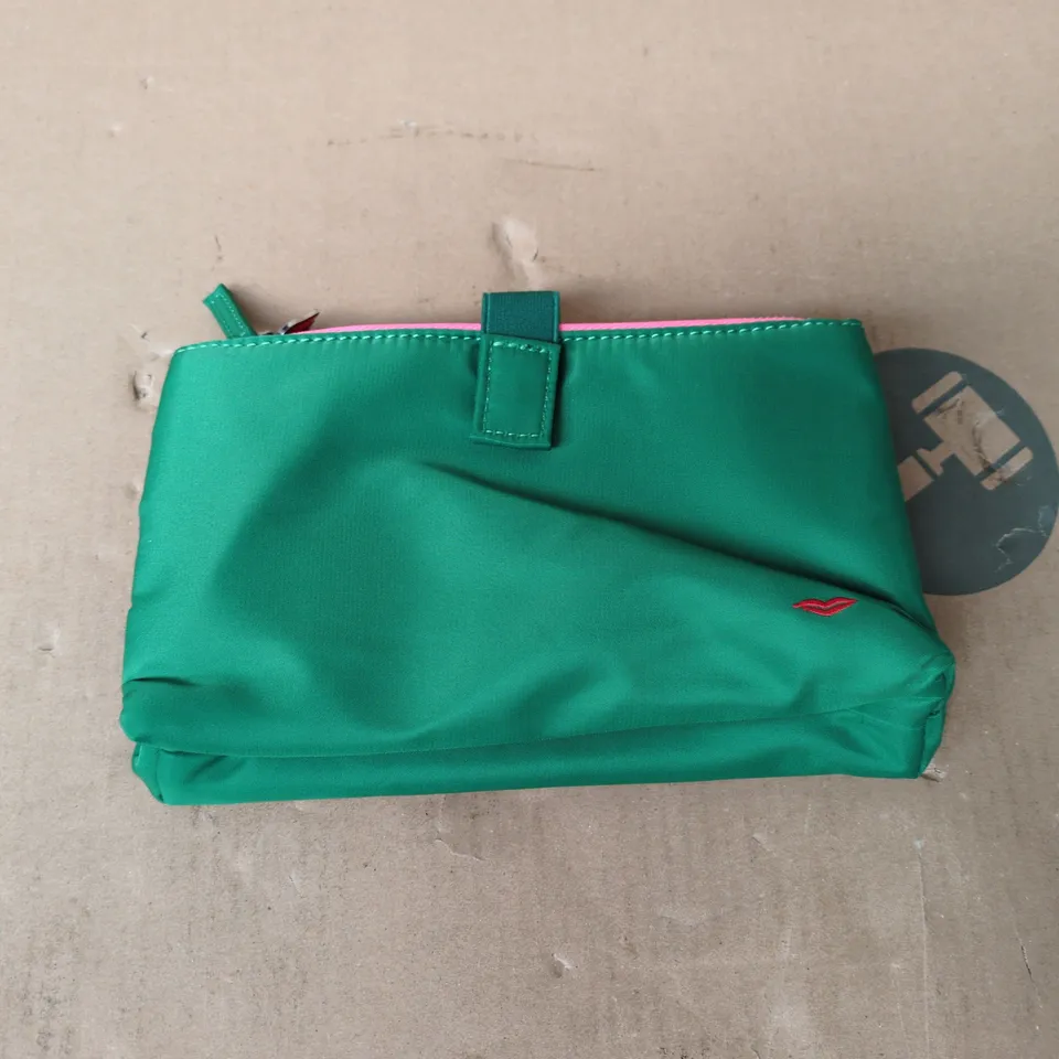 DONNA MAY LONDON THREE POCKET KNICK KNACK BAG IN GREEN/PINK