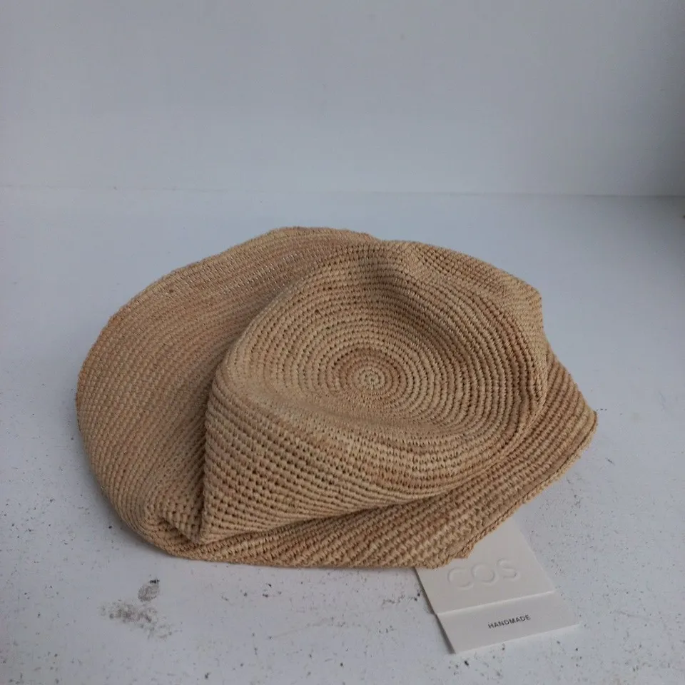 COS BEIGE KNIT HAT – HANDMADE