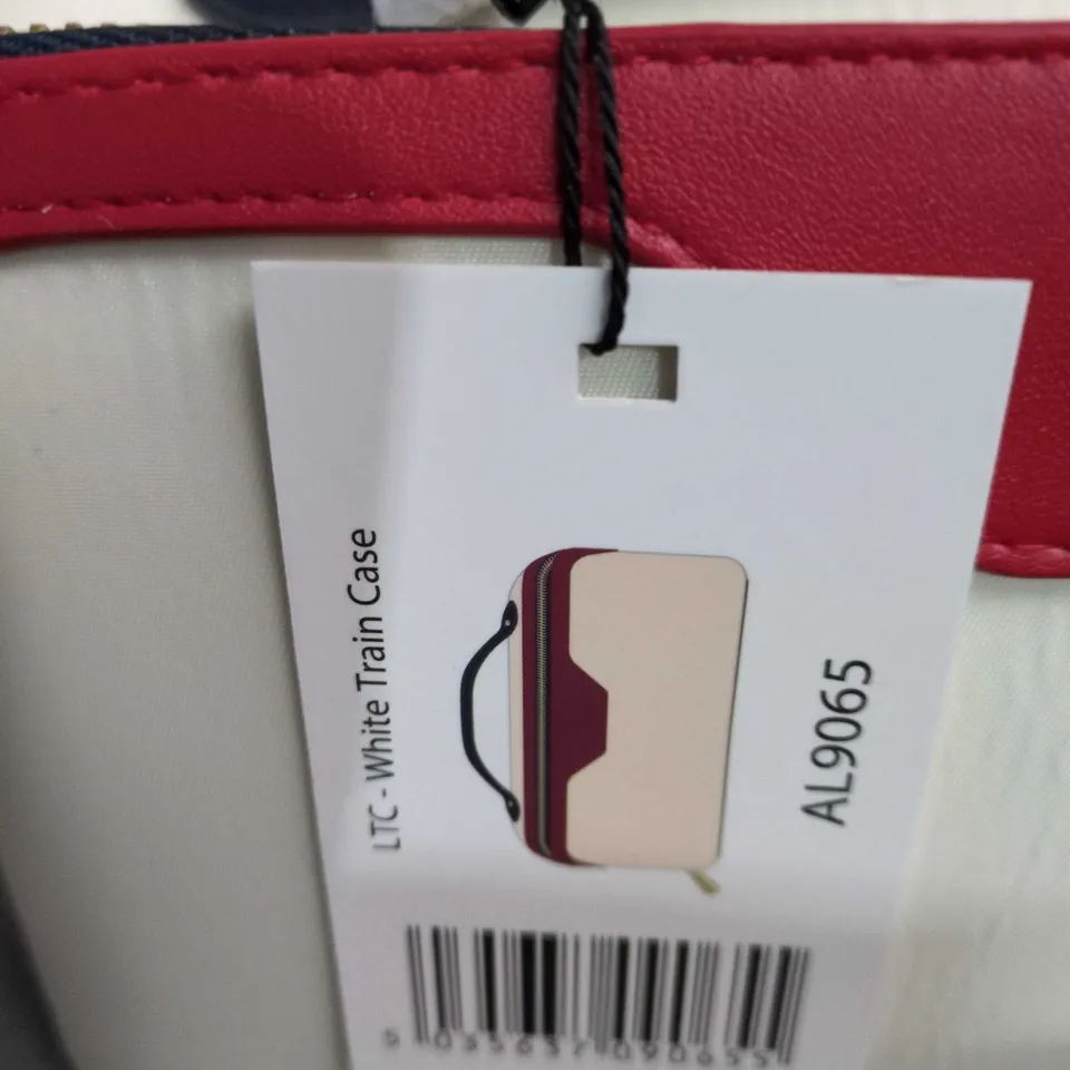 LTC LONDON WHITE TRAIN CASE