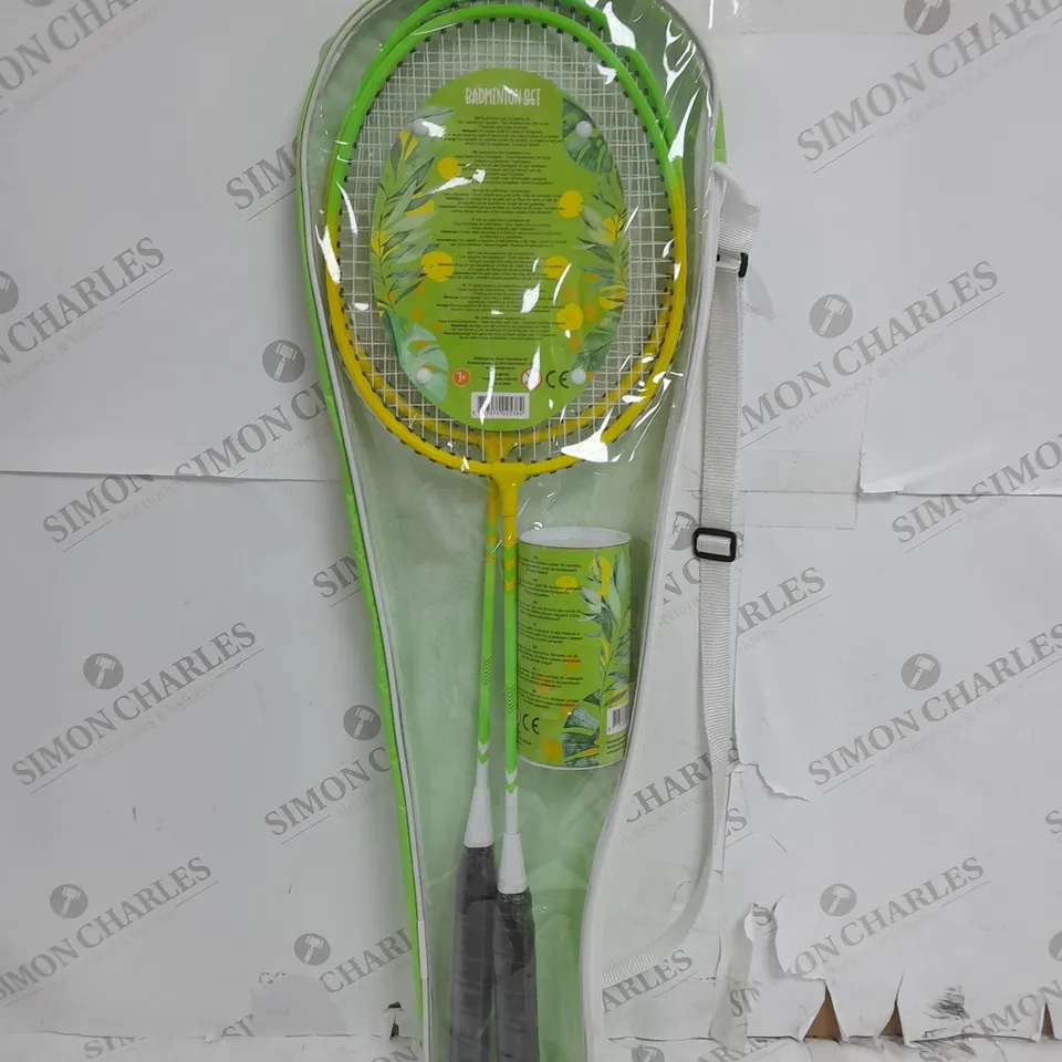 BAGGED BADMINTON SET - COMES WITH 2 RACKETS AND 2 SHUTTLECOCKS