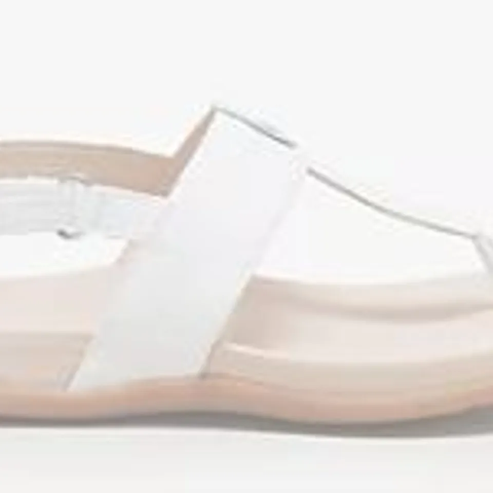 STRIVE ALANA TOEPOST SANDAL WHITE SIZE 5