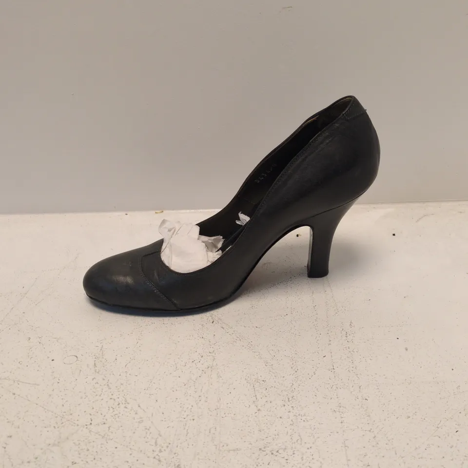 VIVIENNE WESTWOOD BLACK LEATHER HEELS – WOMEN'S, EU 40 (UK 7), MADE IN ITALY