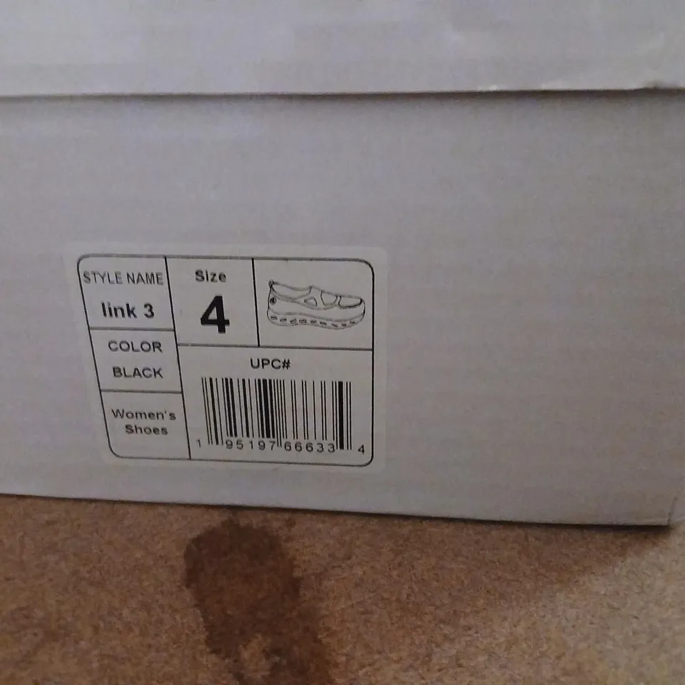A&M LINK 3 WOMEN’S BLACK KNIT SHOES – SIZE 4