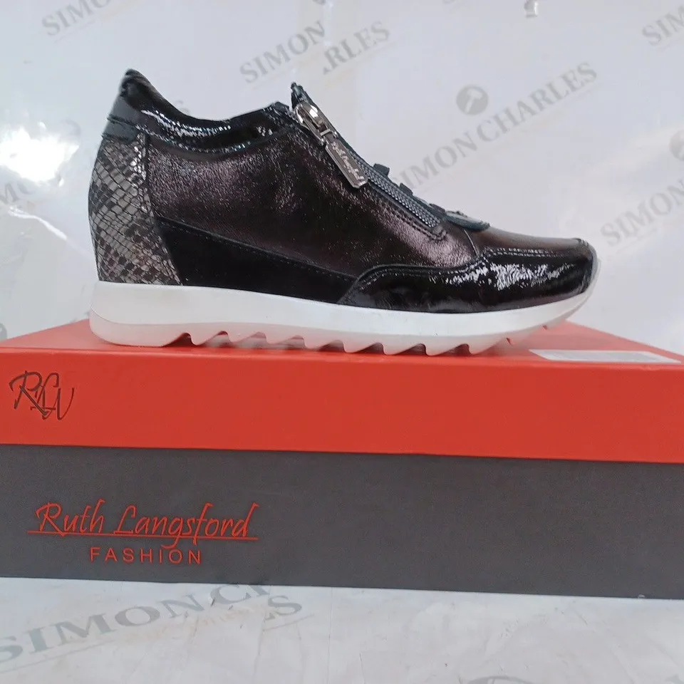 BOXED PAIR OF RUTH LANGSFORD WEDGE TRAINERS IN BLACK SIZE 3