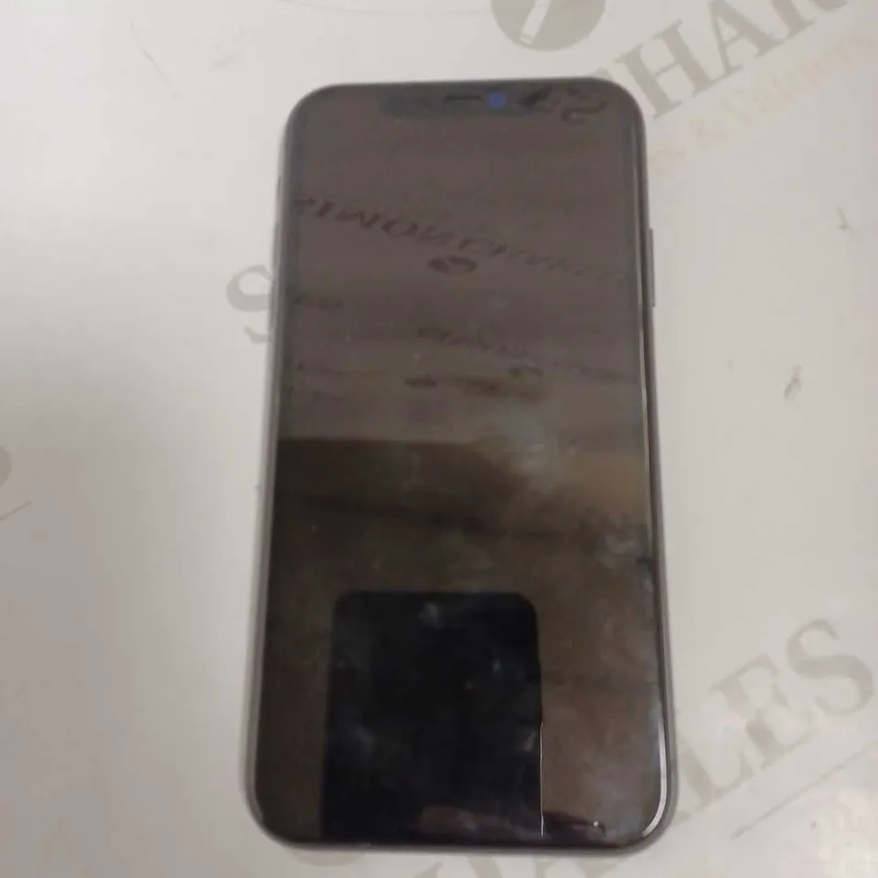 APPLE IPHONE - BLACK MODEL UNKNOWN